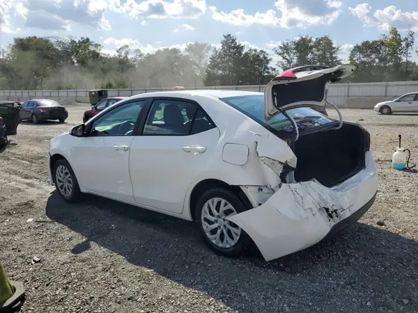 5YFBURHE8JP802482 2018 TOYOTA COROLLA - Image 2