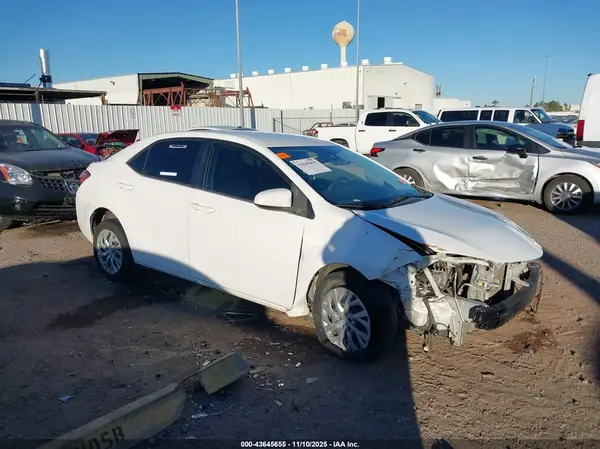 5YFBURHE8JP803972 2018 TOYOTA COROLLA - Image 1