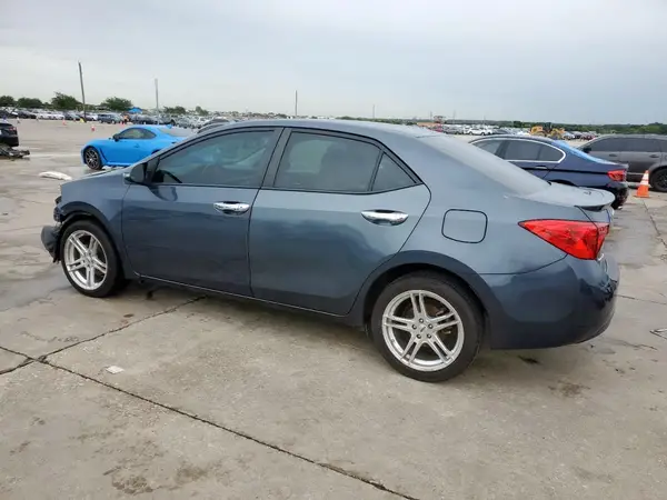 5YFBURHE8JP804913 2018 TOYOTA COROLLA - Image 2