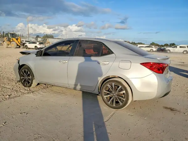 5YFBURHE8JP807150 2018 TOYOTA COROLLA - Image 2