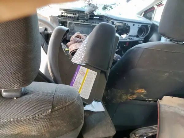 5YFBURHE8JP808959 2018 TOYOTA COROLLA - Image 8