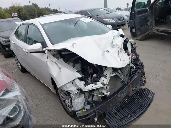 5YFBURHE8JP810436 2018 TOYOTA COROLLA - Image 1