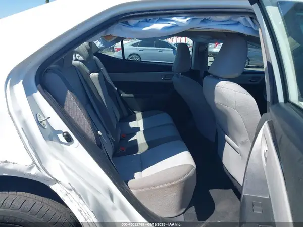 5YFBURHE8JP812672 2018 TOYOTA COROLLA - Image 8