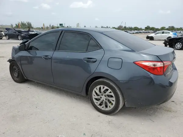5YFBURHE8JP814924 2018 TOYOTA COROLLA - Image 2