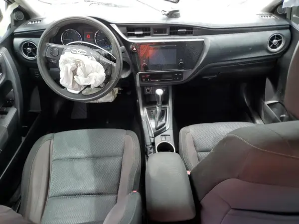 5YFBURHE8JP814924 2018 TOYOTA COROLLA - Image 8