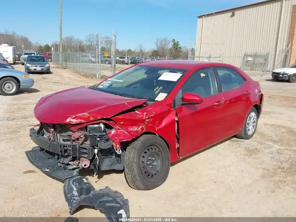 5YFBURHE8JP815183 2018 TOYOTA COROLLA - Image 2