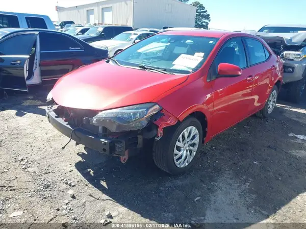 5YFBURHE8JP815619 2018 TOYOTA COROLLA - Image 2