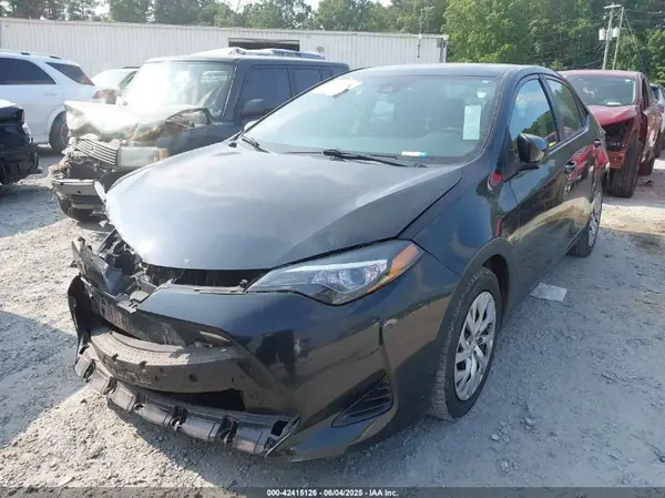 5YFBURHE8JP817144 2018 TOYOTA COROLLA - Image 2