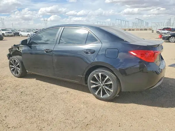 5YFBURHE8JP819802 2018 TOYOTA COROLLA - Image 2