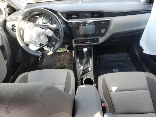5YFBURHE8JP820352 2018 TOYOTA COROLLA - Image 8