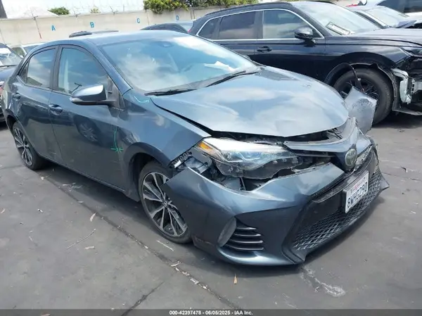 5YFBURHE8JP821159 2018 TOYOTA COROLLA - Image 1