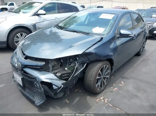 5YFBURHE8JP821159 2018 TOYOTA COROLLA - Image 2