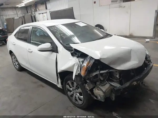5YFBURHE8JP821923 2018 TOYOTA COROLLA - Image 1