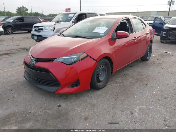 5YFBURHE8JP822473 2018 TOYOTA COROLLA - Image 2