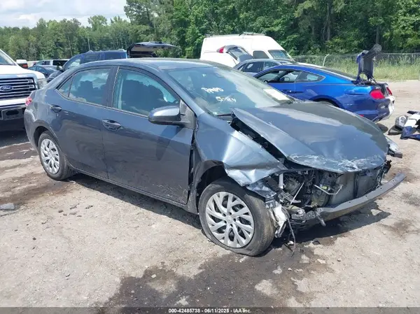 5YFBURHE8JP824160 2018 TOYOTA COROLLA - Image 1