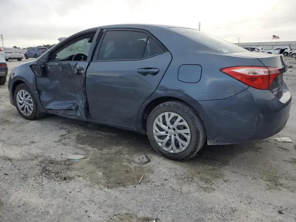 5YFBURHE8JP824658 2018 TOYOTA COROLLA - Image 2