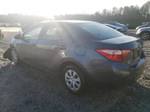 5YFBURHE8JP825339 2018 TOYOTA COROLLA - Image 2