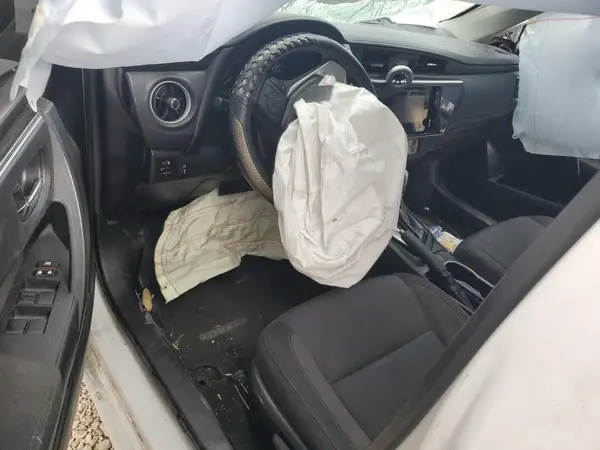 5YFBURHE8JP825499 2018 TOYOTA COROLLA - Image 8