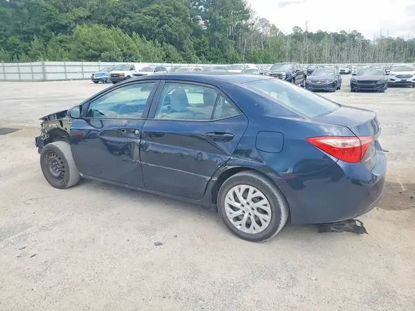 5YFBURHE8JP828600 2018 TOYOTA COROLLA - Image 2