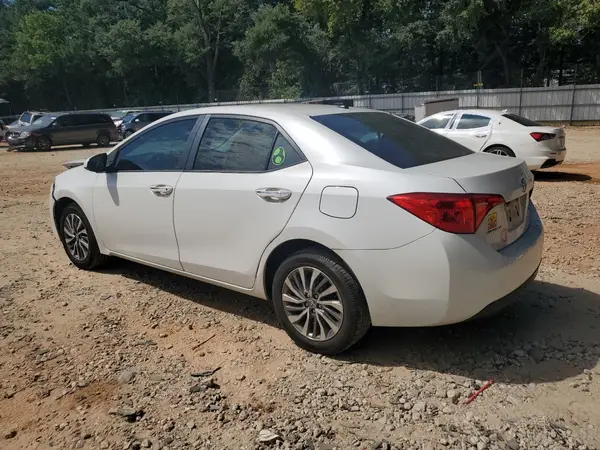 5YFBURHE8JP828824 2018 TOYOTA COROLLA - Image 2