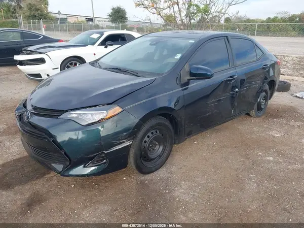 5YFBURHE8JP829374 2018 TOYOTA COROLLA - Image 2