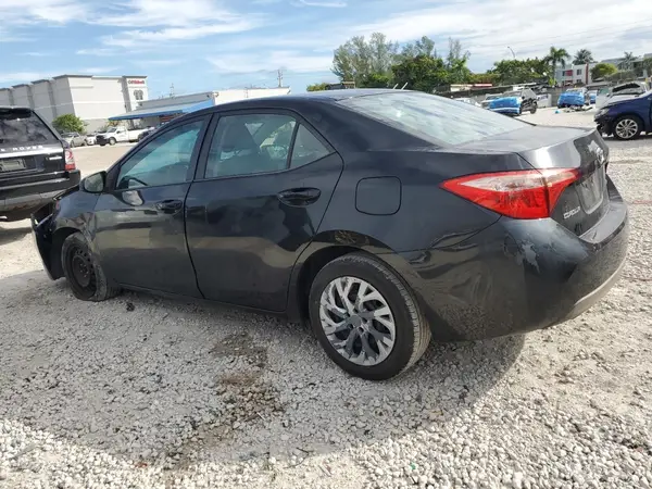5YFBURHE8JP829391 2018 TOYOTA COROLLA - Image 2