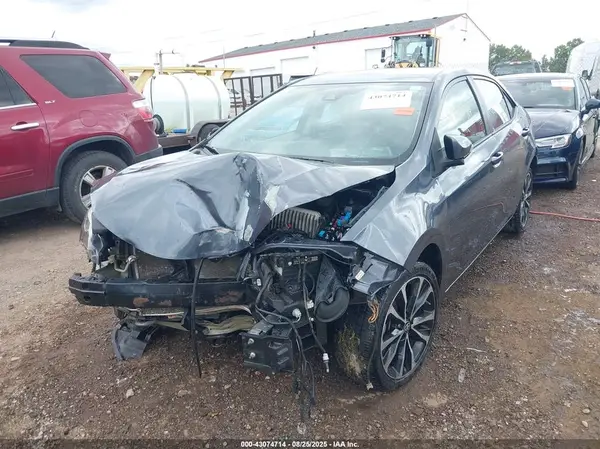 5YFBURHE8JP829469 2018 TOYOTA COROLLA - Image 2