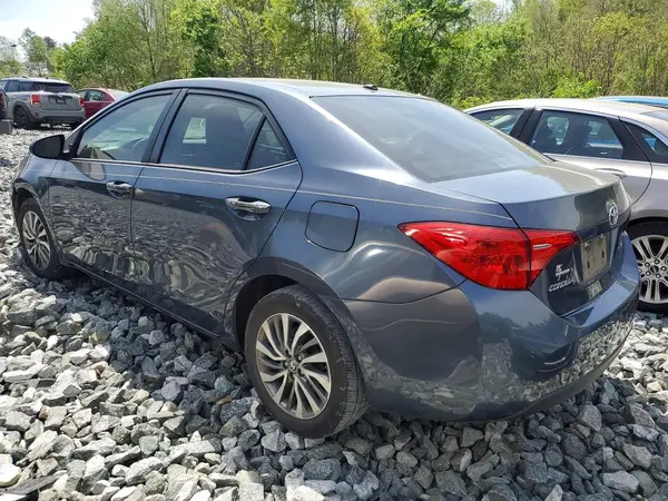 5YFBURHE8JP829746 2018 TOYOTA COROLLA - Image 2