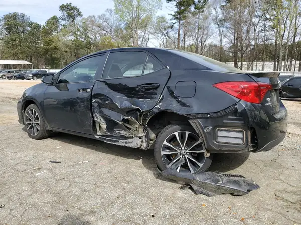 5YFBURHE8JP831609 2018 TOYOTA COROLLA - Image 2