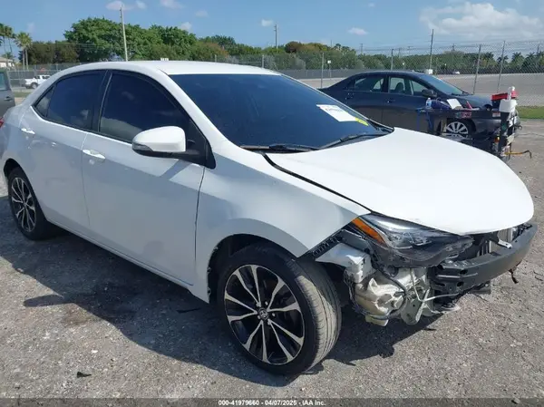5YFBURHE8JP834235 2018 TOYOTA COROLLA - Image 1
