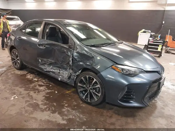 5YFBURHE8JP837457 2018 TOYOTA COROLLA - Image 1