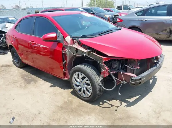 5YFBURHE8JP837586 2018 TOYOTA COROLLA - Image 1
