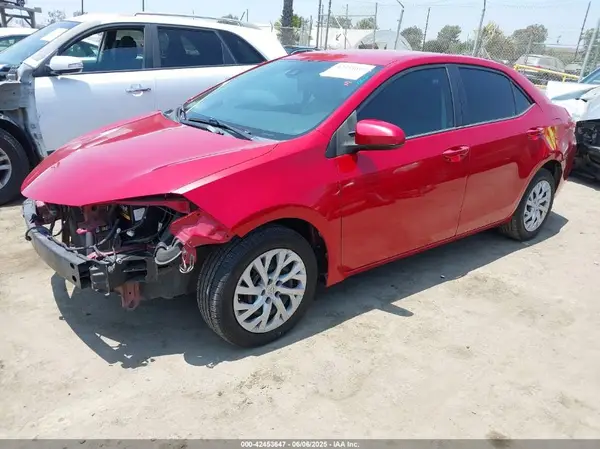 5YFBURHE8JP837586 2018 TOYOTA COROLLA - Image 2