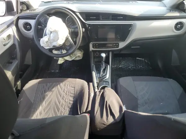 5YFBURHE8JP840973 2018 TOYOTA COROLLA - Image 8