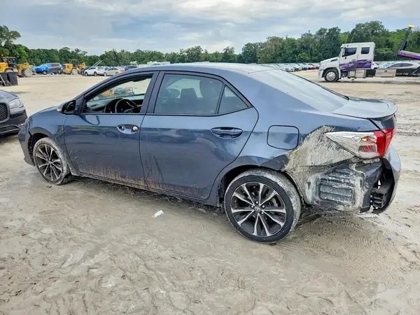 5YFBURHE8JP844229 2018 TOYOTA COROLLA - Image 2