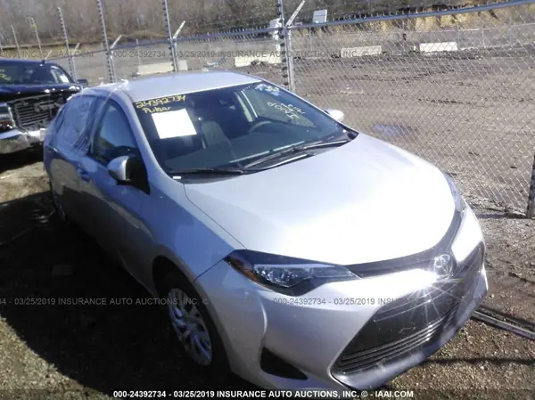 5YFBURHE8JP845137 2018 TOYOTA COROLLA - Image 1