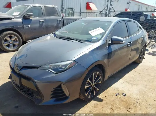 5YFBURHE8JP846059 2018 TOYOTA COROLLA - Image 2