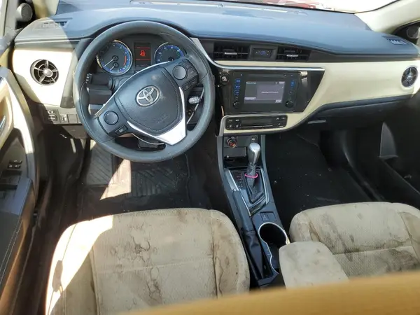 5YFBURHE8JP848135 2018 TOYOTA COROLLA - Image 8
