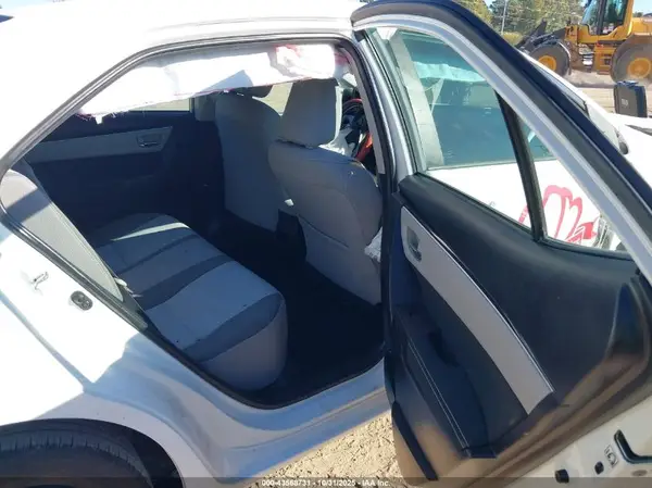 5YFBURHE8JP848569 2018 TOYOTA COROLLA - Image 8