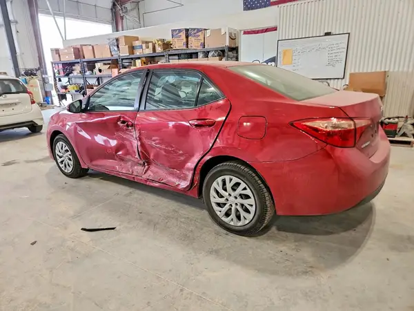 5YFBURHE8JP849561 2018 TOYOTA COROLLA - Image 2