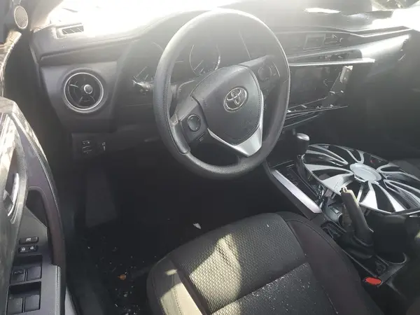 5YFBURHE8JP851875 2018 TOYOTA COROLLA - Image 8