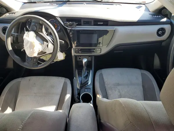5YFBURHE8JP852055 2018 TOYOTA COROLLA - Image 8