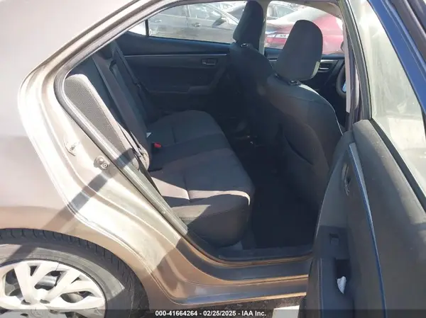 5YFBURHE8JP852069 2018 TOYOTA COROLLA - Image 8