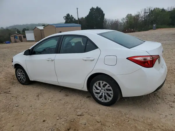5YFBURHE8JP853089 2018 TOYOTA COROLLA - Image 2