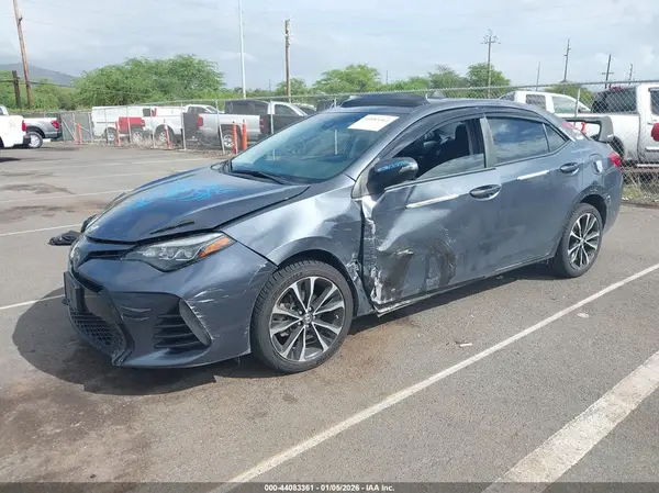 5YFBURHE8JP853657 2018 TOYOTA COROLLA - Image 2
