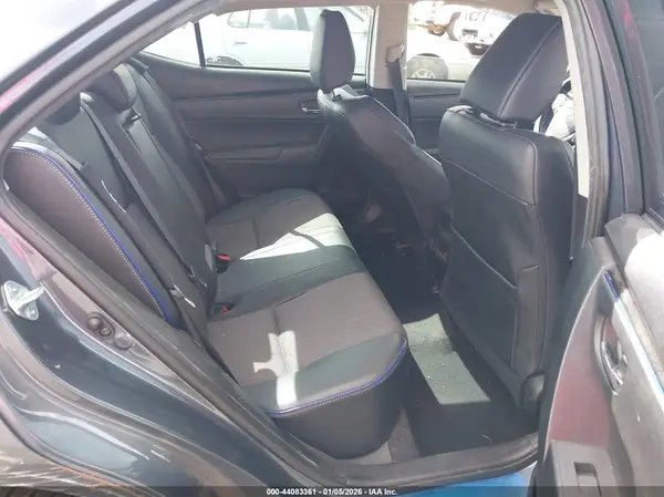 5YFBURHE8JP853657 2018 TOYOTA COROLLA - Image 8
