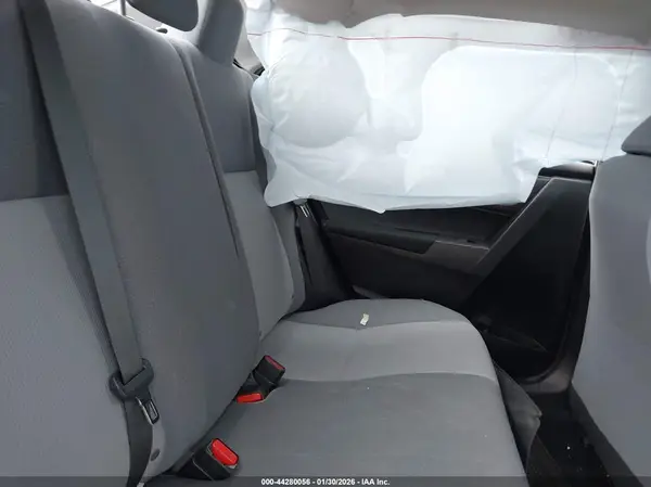 5YFBURHE8JP853738 2018 TOYOTA COROLLA - Image 8