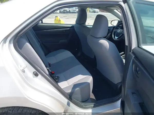 5YFBURHE8JP854324 2018 TOYOTA COROLLA - Image 8