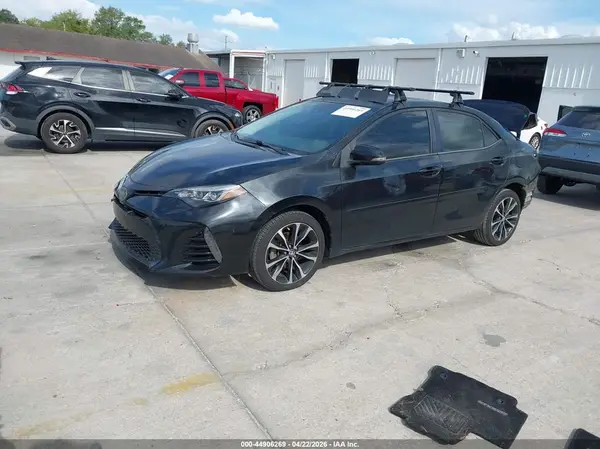 5YFBURHE8JP854470 2018 TOYOTA COROLLA - Image 2