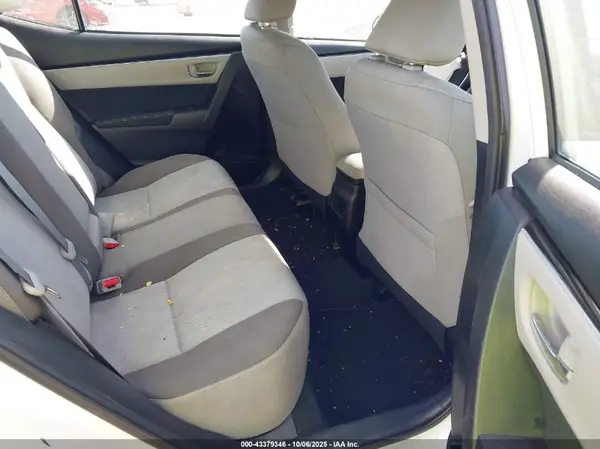 5YFBURHE8JP854968 2018 TOYOTA COROLLA - Image 8
